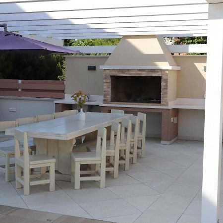 Villa Olivia - New And Modern House With Pool, Souna, Jacuzzi & Playground, Liznjan - Istra Zewnętrze zdjęcie