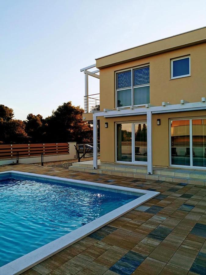 Villa Olivia - New And Modern House With Pool, Souna, Jacuzzi & Playground, Liznjan - Istra Zewnętrze zdjęcie